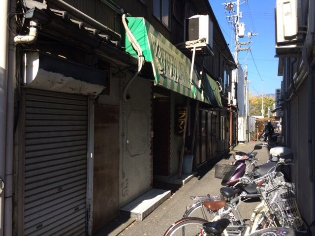 路地裏の喫茶店