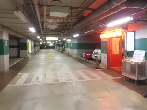 駐車場の先には・・・