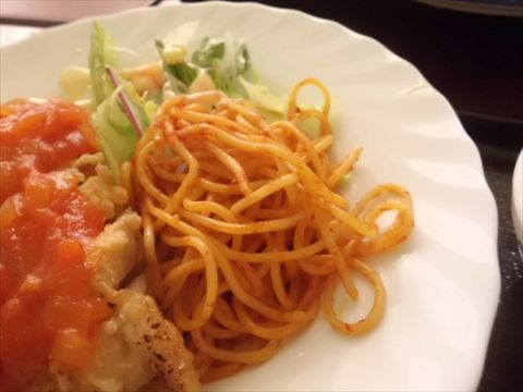 つけ合わせのナポリタン♪