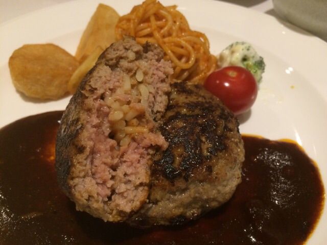 中にナポリタンが!