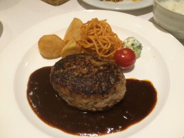 更にもう一つハンバーグ?!