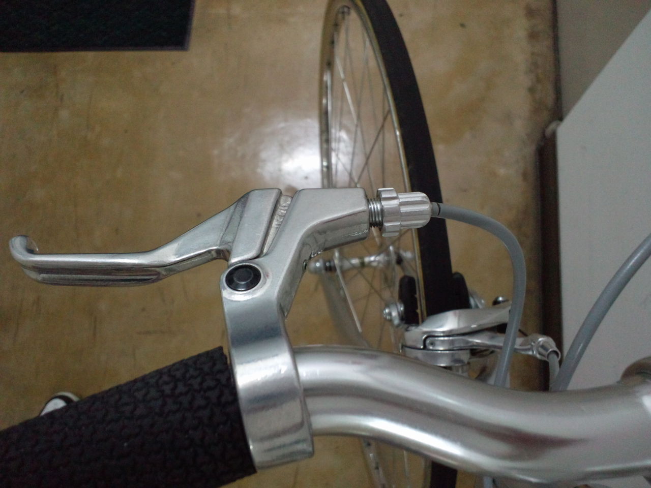 自転車 ニップル 回し 代用