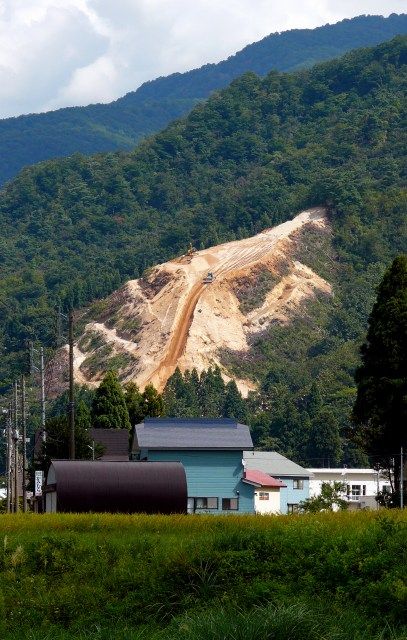 山を削って 砂だし 続きです 車椅子37年 そして今