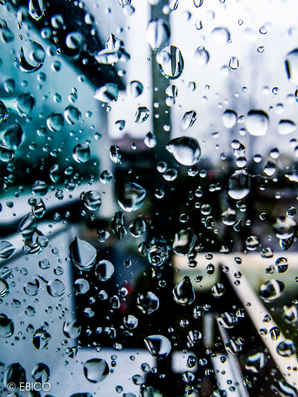雨粒越しの街 Iphoneで撮る身近な写真 癒しの動画作家 えびこのブログ 雨粒越しの街 Iphoneで撮る身近な写真 癒しの動画作家 えびこのブログ