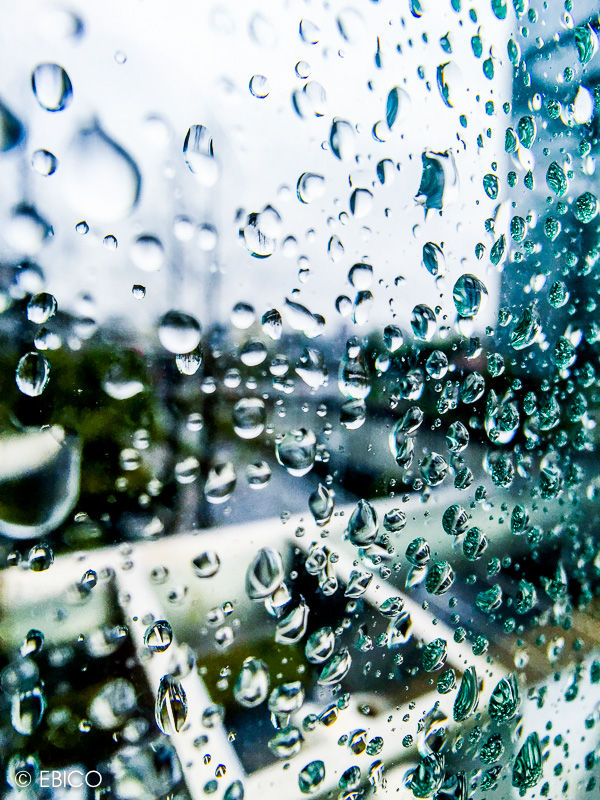 雨粒越しの街 Iphoneで撮る身近な写真 癒しの動画作家 えびこのブログ 雨粒越しの街 Iphoneで撮る身近な写真 癒しの動画作家 えびこのブログ