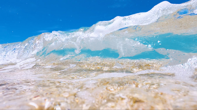 海に行ったらスローモーションで撮影するアイデア