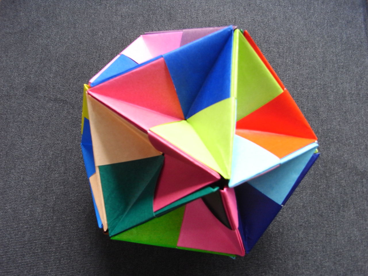 Origami ユニット折り紙 くす玉 30枚使用 Ebisuchachaのブログ