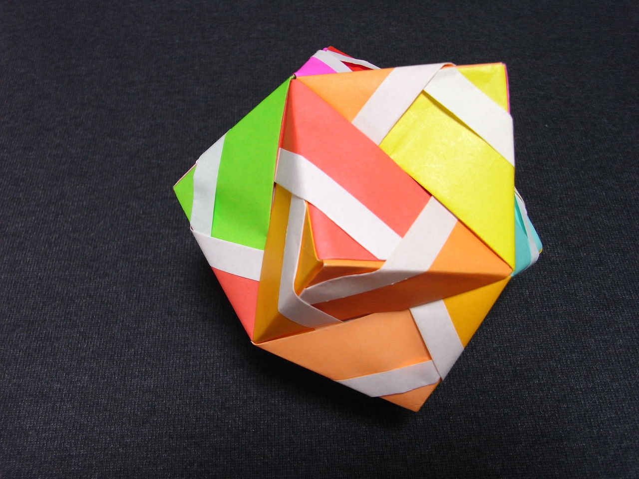 Origamiユニット折り紙 12枚使用 模様入り多面体 Ebisuchachaのブログ