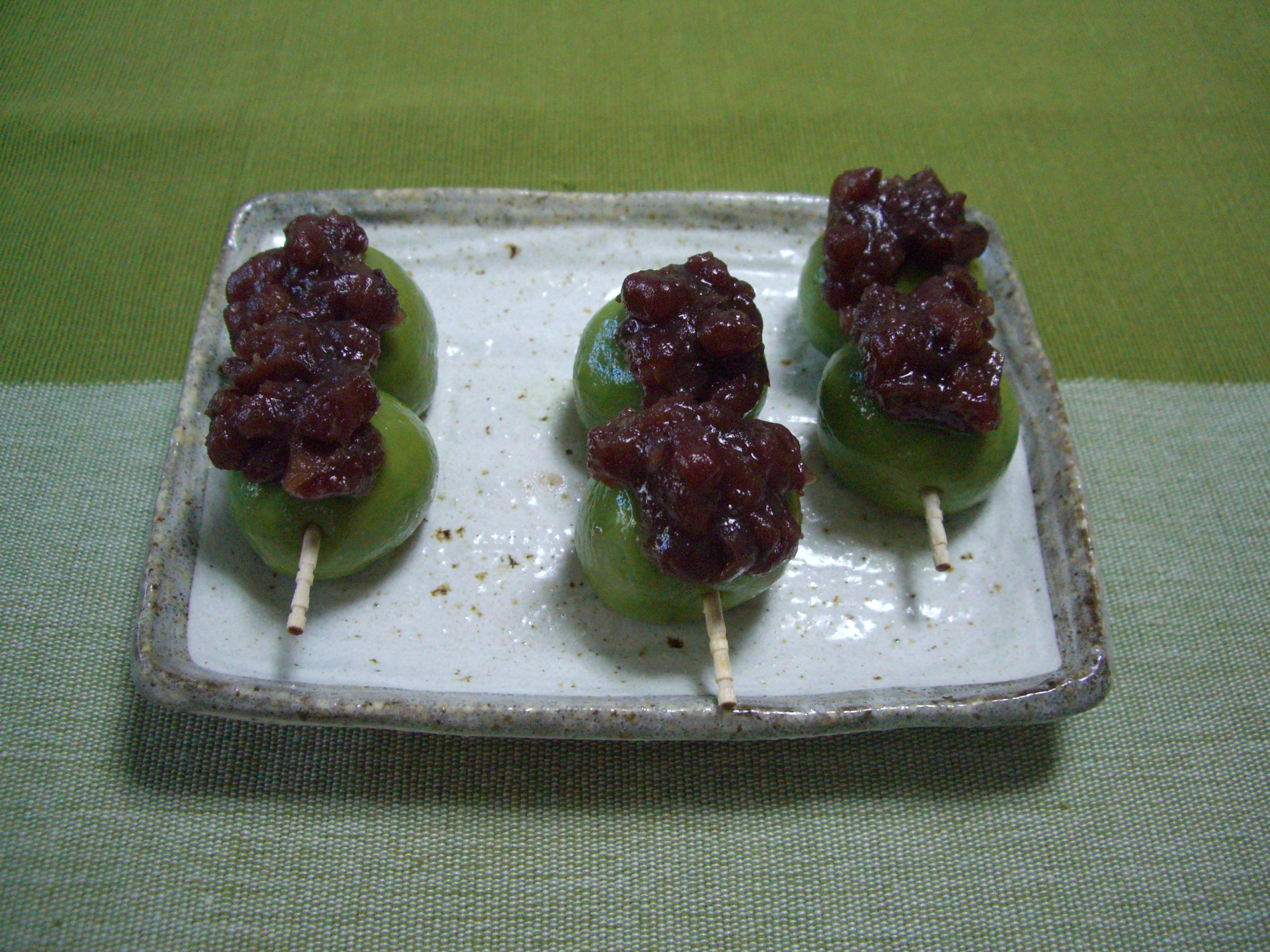 豆腐の抹茶白玉だんご 串の代わりに楊枝 Ebisuchachaのブログ