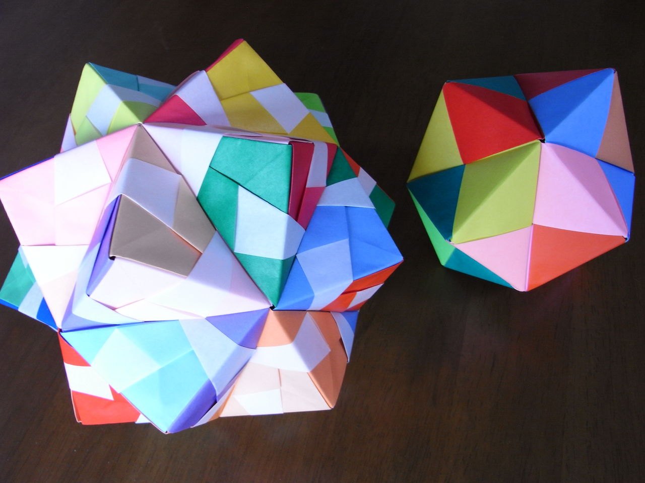Origami ユニット折り紙 30枚使用 模様入り多面体 Ebisuchachaのブログ