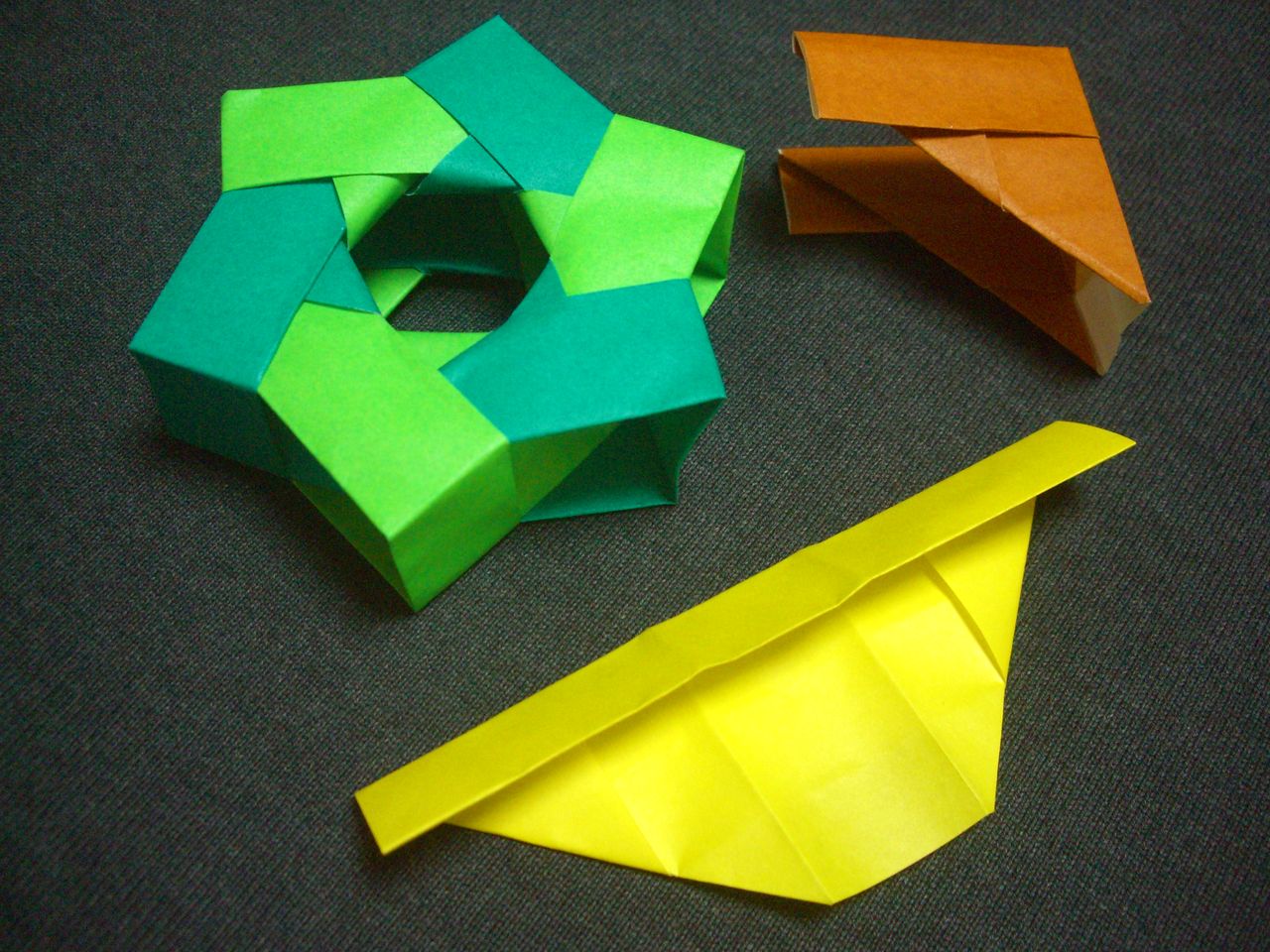 Origami おりがみ遊び 立体感のある星形リース Ebisuchachaのブログ