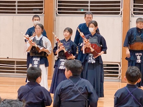 06 (8)