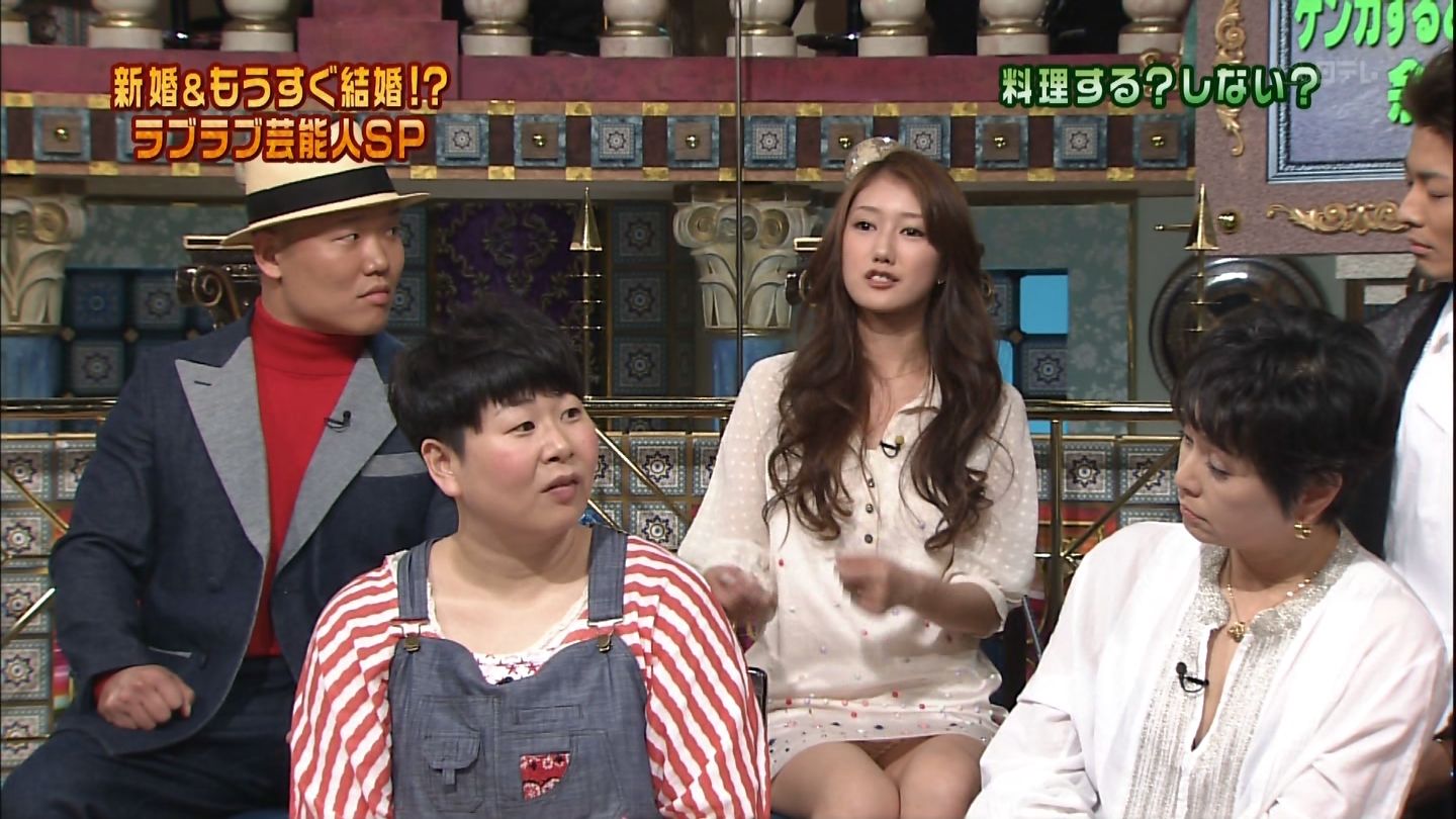 Tvで多岐川華子がミニスカでエロい生足太股の隙間からパンチラwww エロキャプちゃんねる