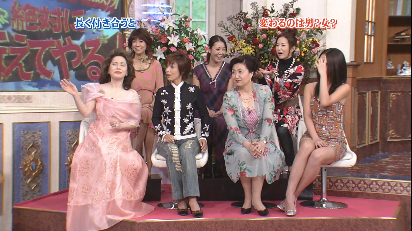 Tvで知花くららがミニスカワンピでエロい生足みせながらパンチラwww エロキャプちゃんねる