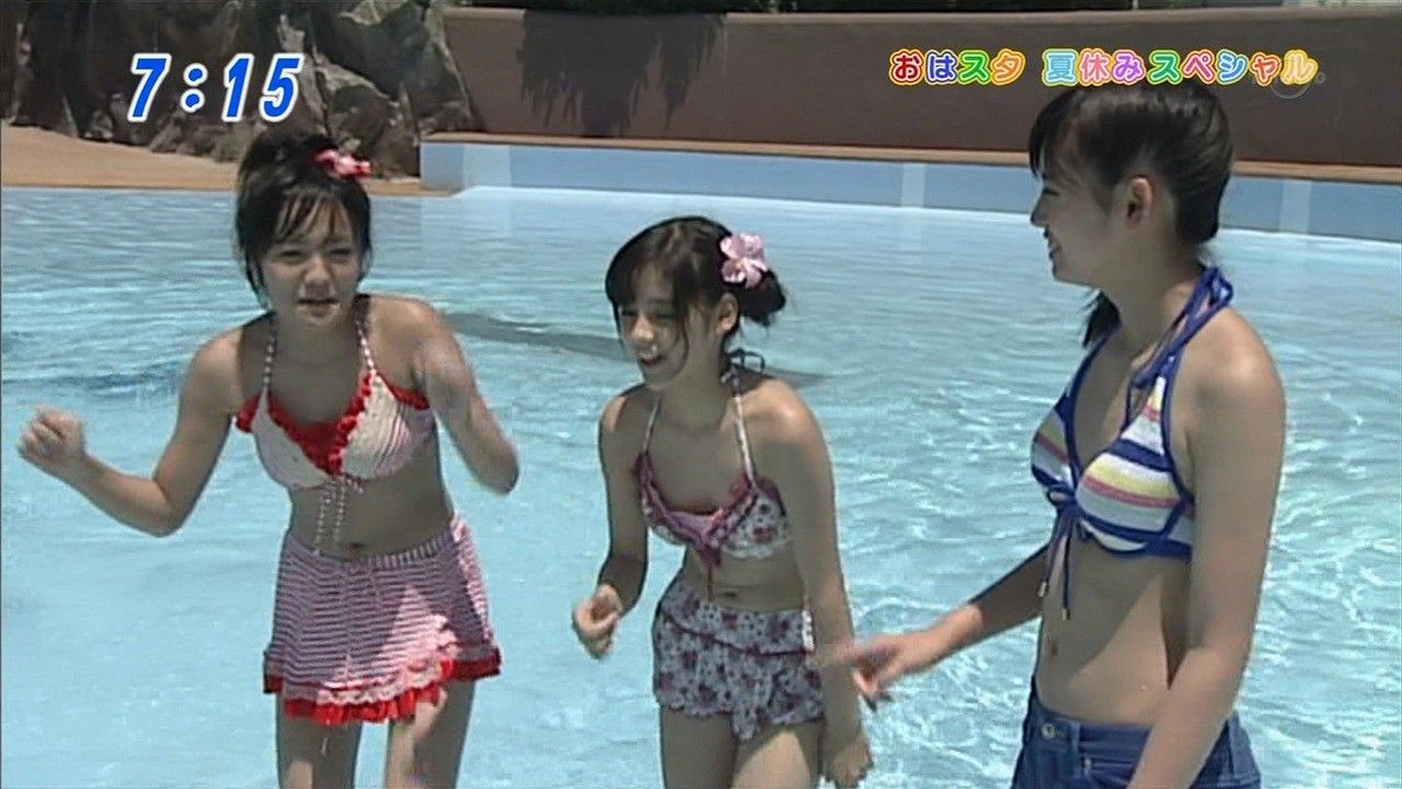 jc 海水浴場 ポロリ TVでJCアイドルがプールではしゃいでビキニから膨らみかけおっぱいがポロリ寸前www : エロキャプちゃんねる