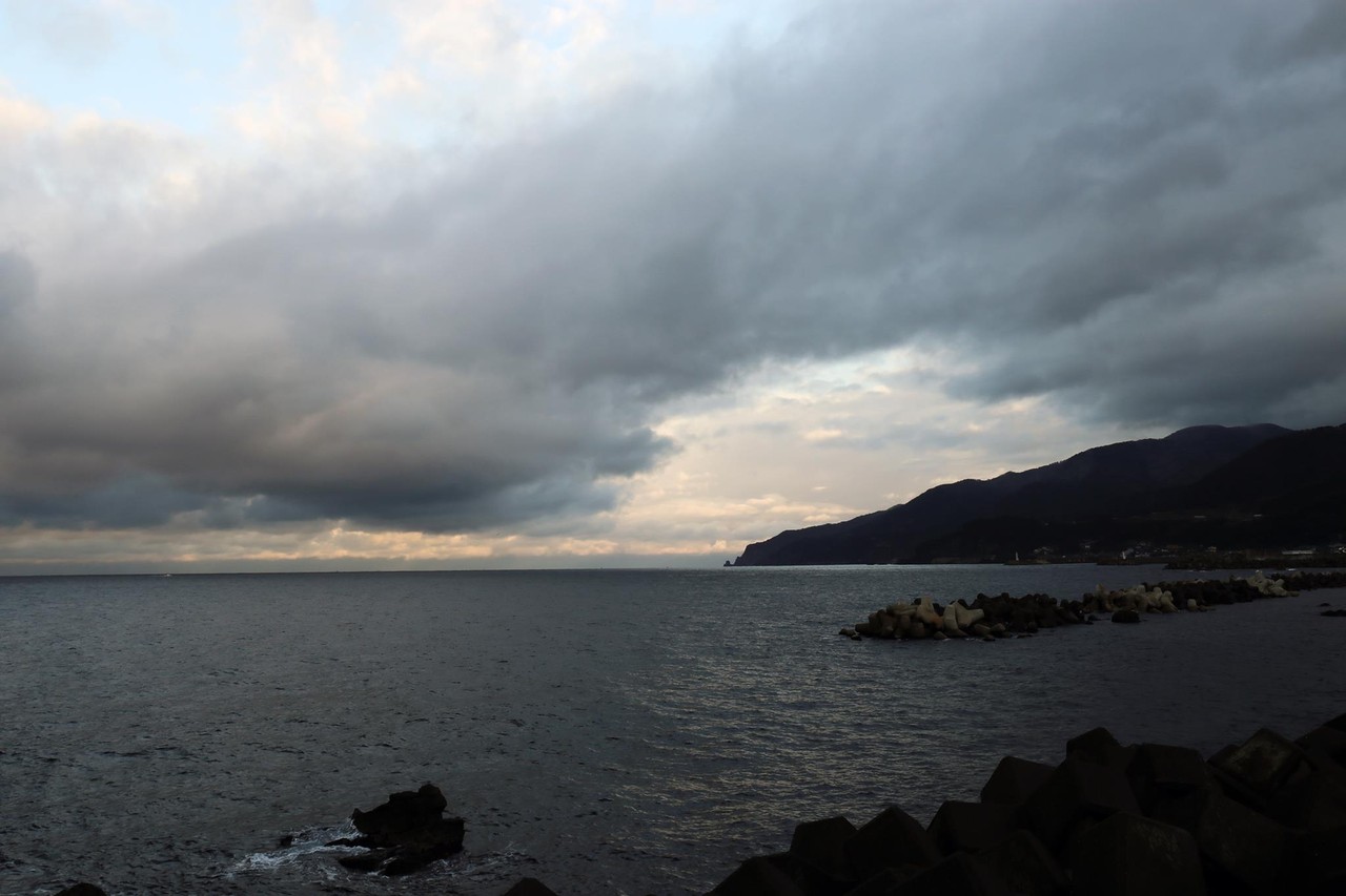 鉛色の空と 青い空 いいね 越前ロコ旅blog 越前観光情報ブログ