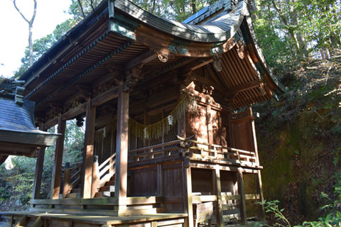 白山神社-本殿-2