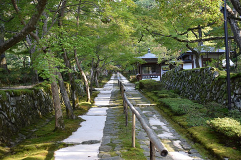 総門からの参道