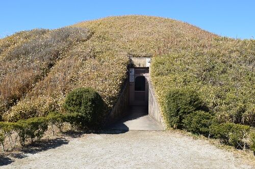 藤ノ木古墳 : 関西の主な巡礼地