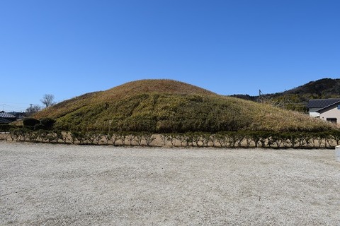 藤ノ木古墳 藤ノ木古墳 : 関西の主な巡礼地