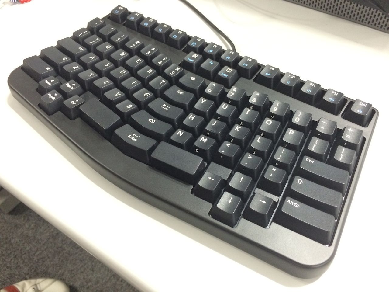 あなたにおすすめするたった一つの最高のキーボード Voyage Group エンジニアブログ あなたにおすすめするたった一つの最高のキーボード Voyage Group エンジニアブログ