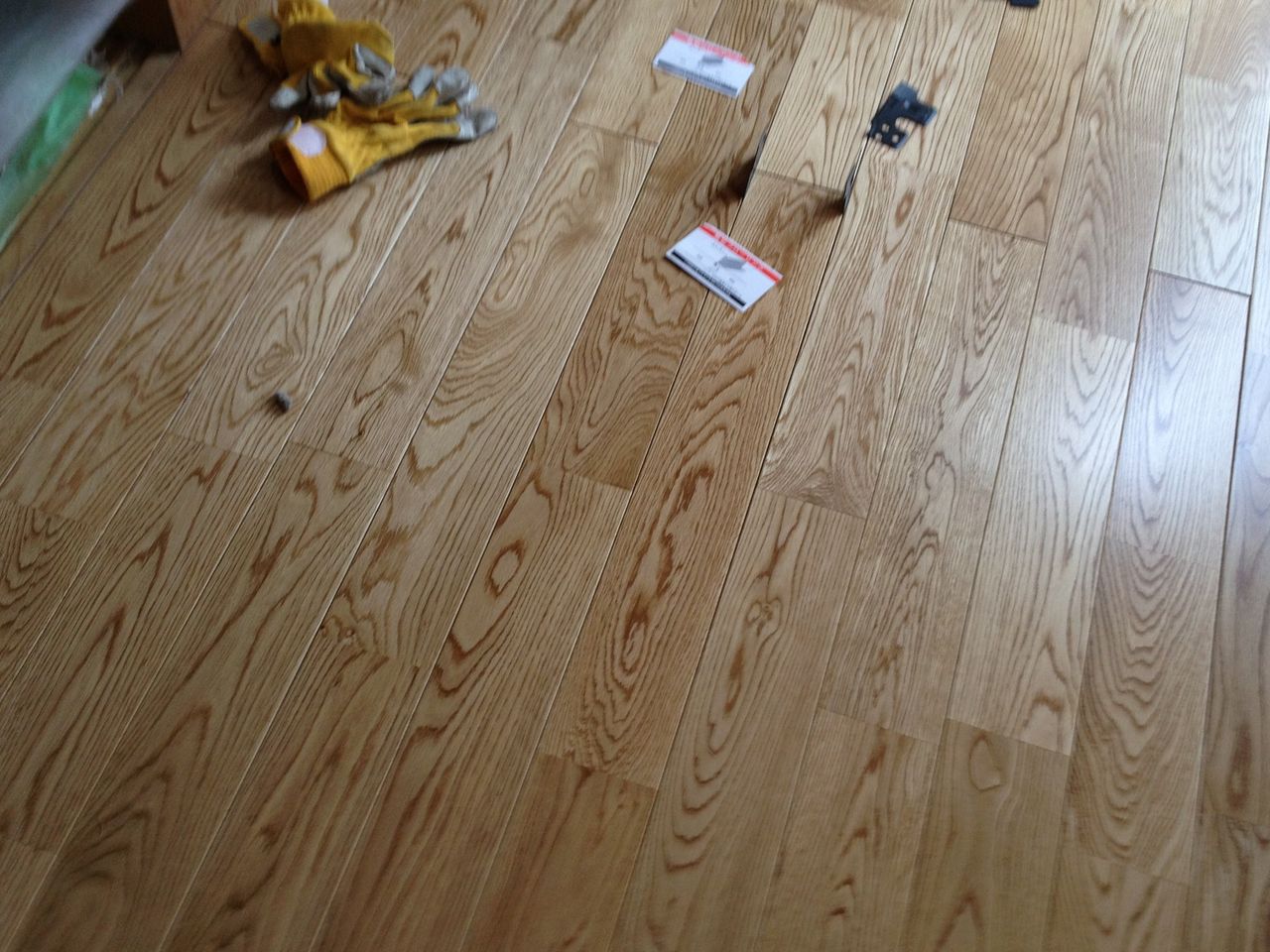 ナラ無垢フローリング 傷に強く 汚れにくい床材をオススメします 公式 リフォーム専門店 超地域密着型 有 エコスタイル エコブログ ナラ無垢フローリング 傷に強く 汚れにくい床材をオススメします 公式 リフォーム専門店 超地域密着型 有 エコスタイル エコブログ