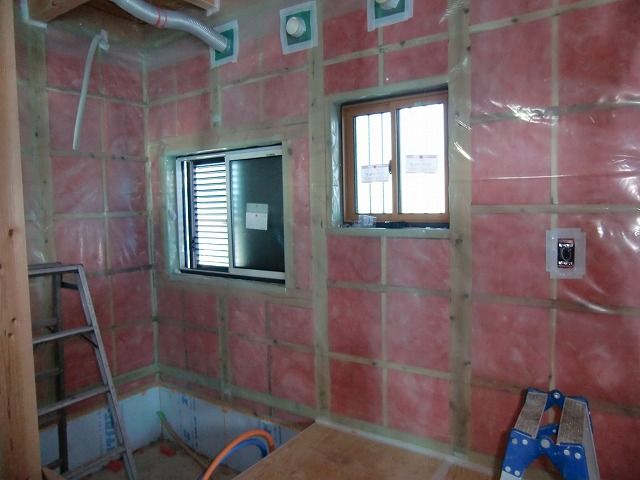 防湿気密シート の施工 亀山大工村田建築のブログ