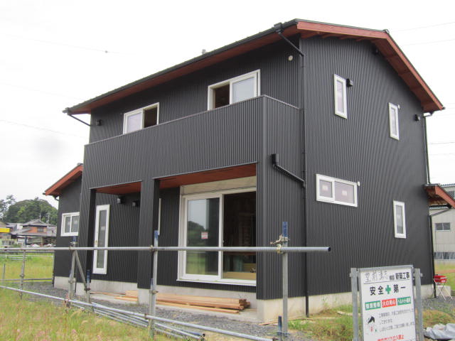 ガルバの外壁 亀山大工村田建築のブログ