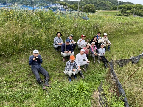 E6082DF8-B253-429C-AA08-C44D7CCE98D5