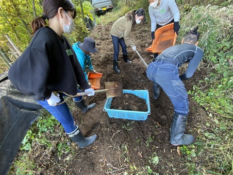 9AD71637-D98D-4AC0-844F-0C21AF90F46F