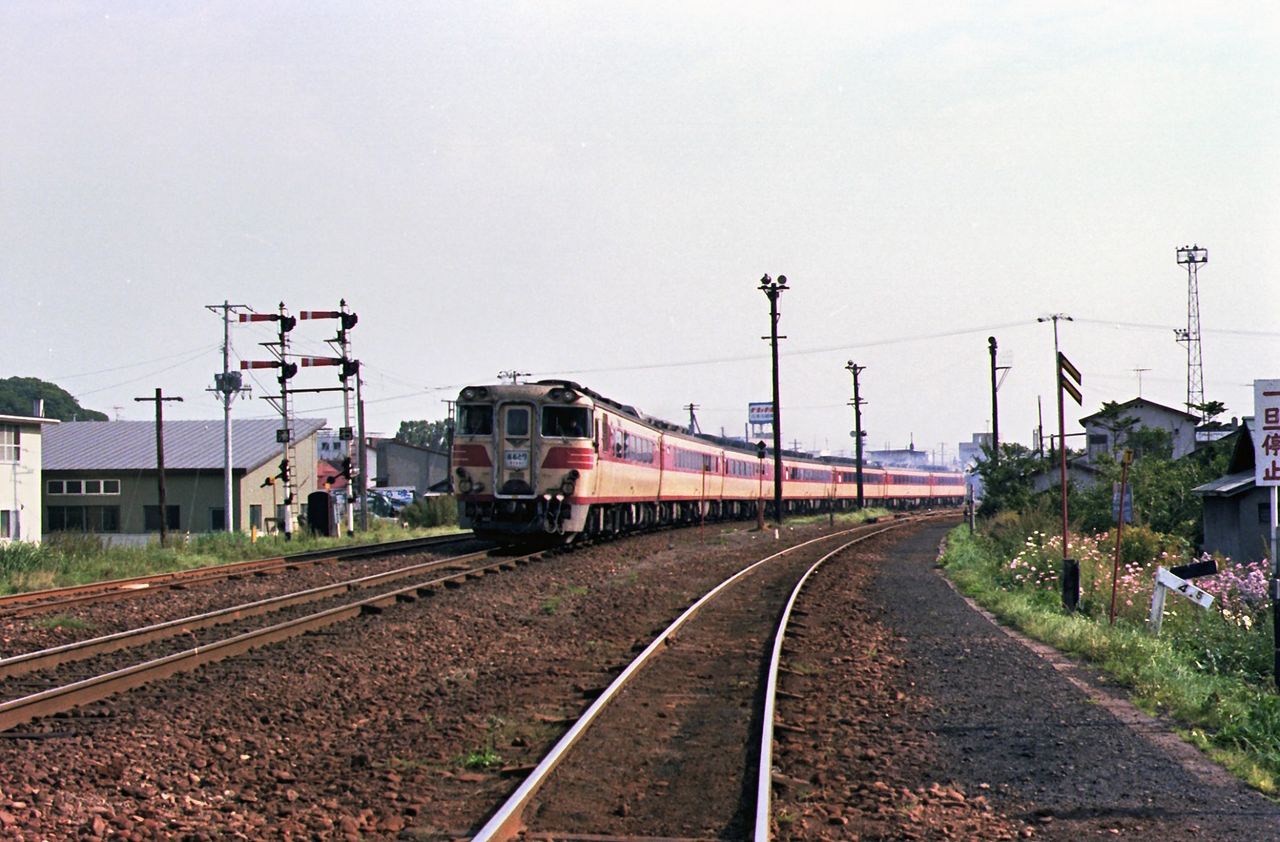 特急おおとり キハ82 函館ー網走（千歳空港経由） 国鉄サボ ホーロー浮き文字 （令和元年製造) 　赤文字　北海道9時間22分660.8㎞の旅路 キハ８２系：特急「おおとり」 | マル鉄鉄道写真館２ - 楽天ブログ