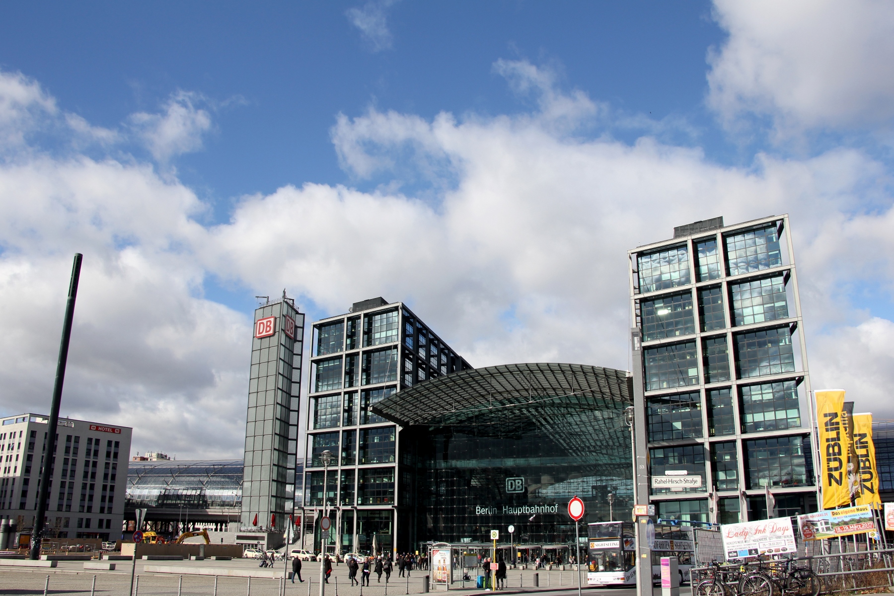 1018 ベルリン中央駅のロッカーについて 地球の覗き方