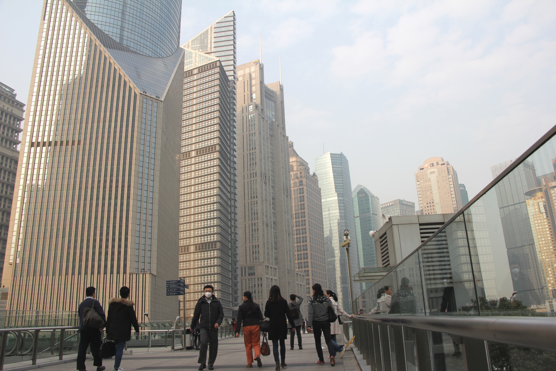 0225 浦東の超高層ビル街に垣間見える中国の歪み 地球の覗き方