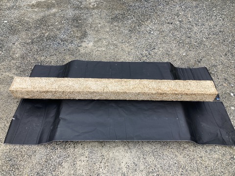 ベトナム_縁石_全面ノミギリ_サビ_120_150_1800_07