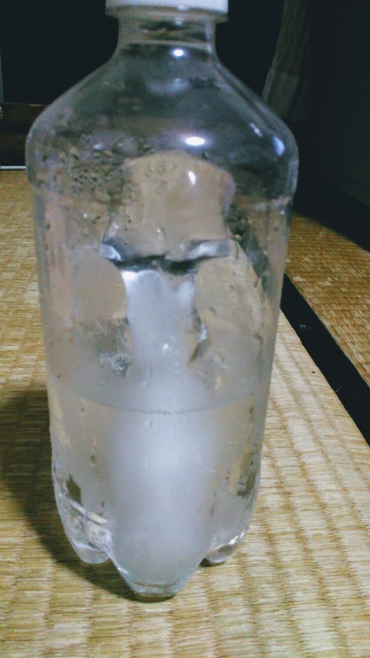 ペットボトルに水入れて凍らせて飲む カツウザーののらくら ペットボトルに水入れて凍らせて飲む カツウザーののらくら