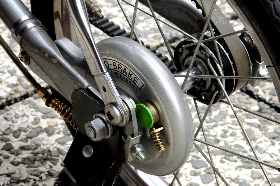 自転車 ブレーキ 擦れる
