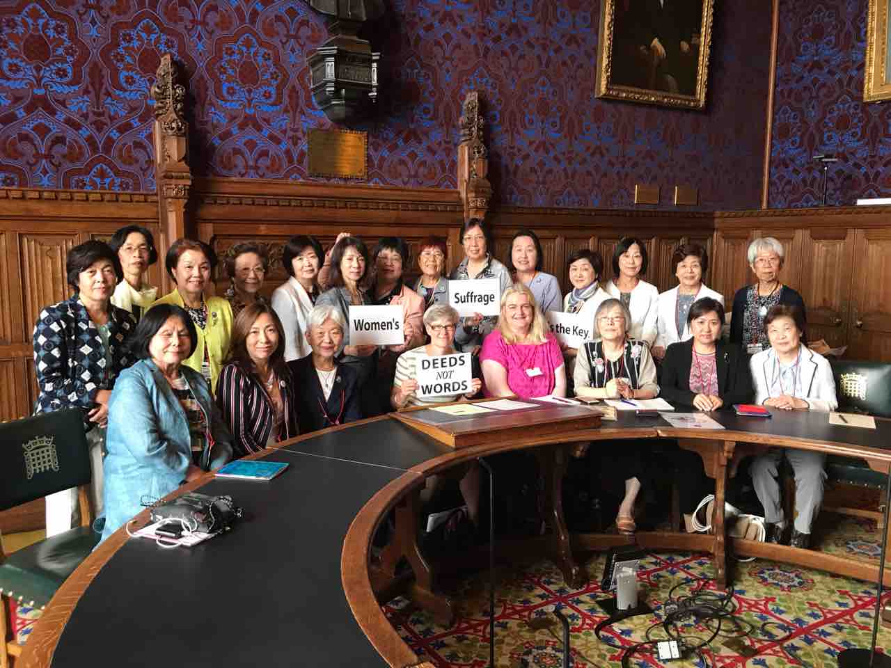 Dees Not Words 女性議員の意義 東京都議会議員 上田令子のお姐が行く Dees Not Words 女性議員の意義 東京都議会議員 上田令子のお姐が行く