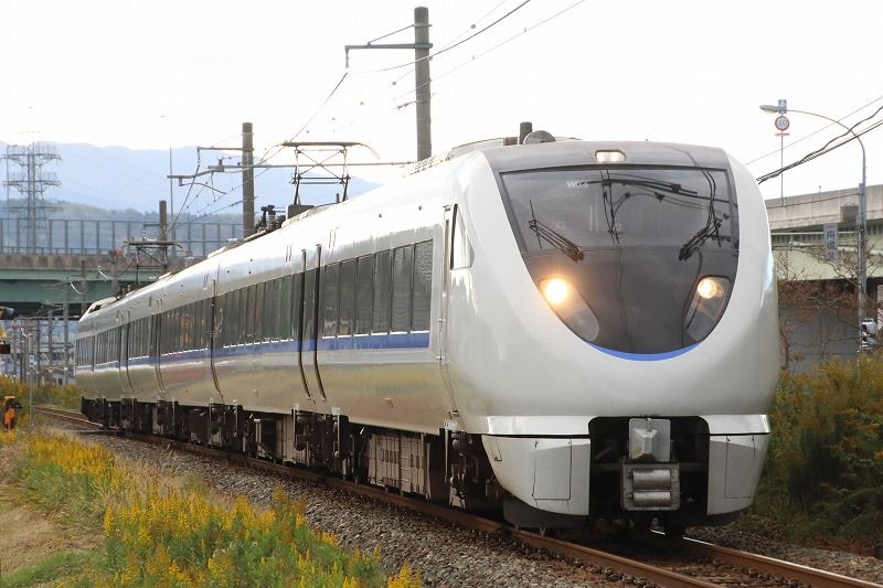 七尾線の特急列車 能登かがり火 花嫁のれん 写メ鉄