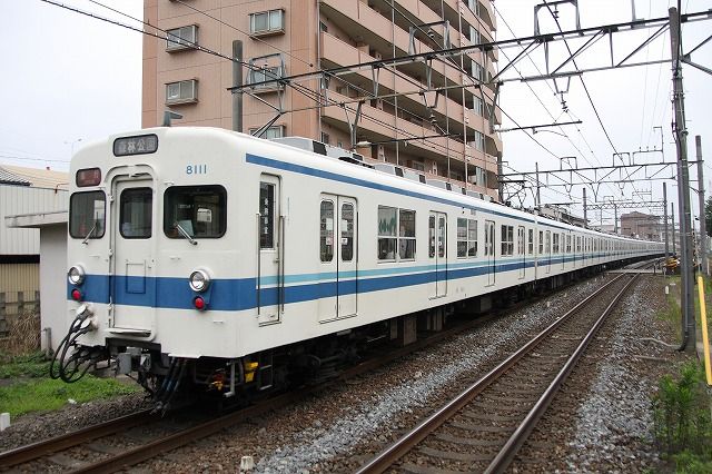 正面サボ受け付き東武東上線の8111f 写メ鉄