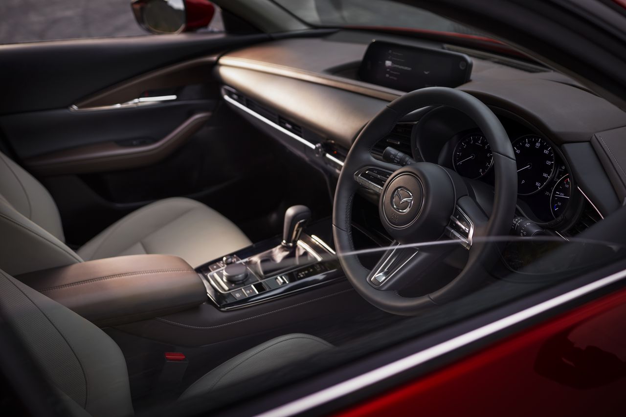 新型 Cx 30 イギリス仕様 をよくみてみる K Blog 新型 Cx 30 イギリス仕様 をよくみてみる K Blog