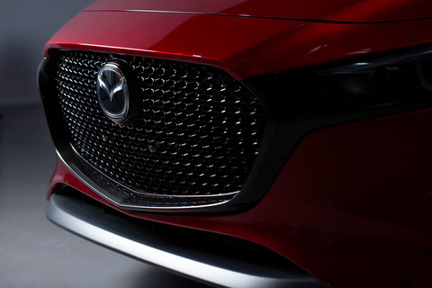 mazda-3-2019-rojo-detalles-04