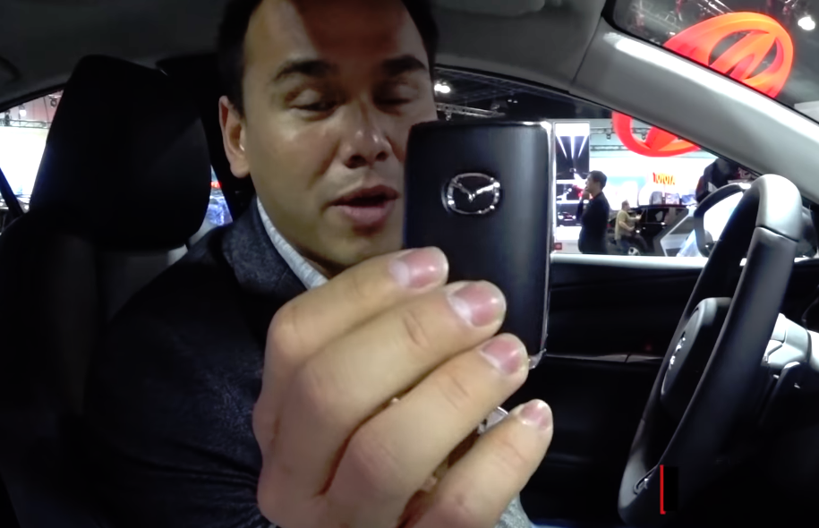 新型mazda3の鍵は カードキータイプ に K Blog