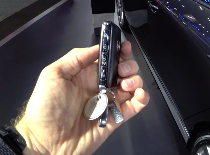 新型mazda3の鍵は カードキータイプ に K Blog