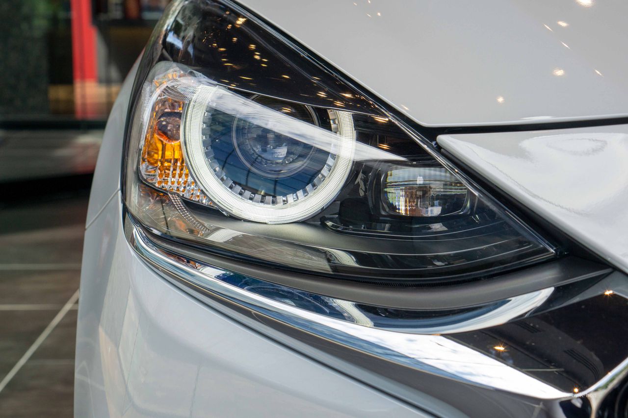 19年商品改良 Mazda2 を見学に大阪へ 外装編 K Blog