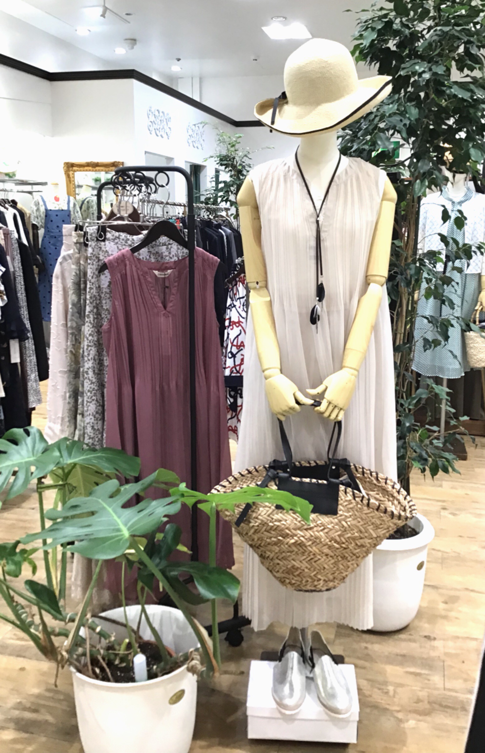 ファッションブランド セレクトショップ By Egami Group ココディール Egamiイオンモール秋田店 ファッションブランド セレクトショップ By Egami Group ココディール Egamiイオンモール秋田店