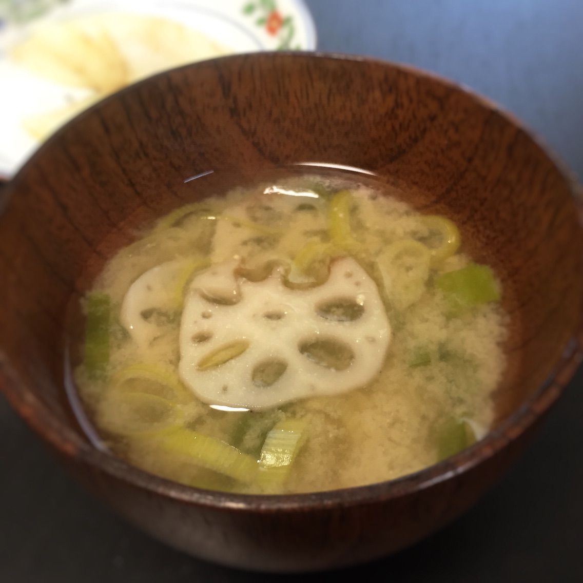 見た目がかわいい蓮根の味噌汁 味噌汁をつくろう 毎日の料理 食事 片付けが楽しくなる近道 見た目がかわいい蓮根の味噌汁 味噌汁をつくろう 毎日の料理 食事 片付けが楽しくなる近道