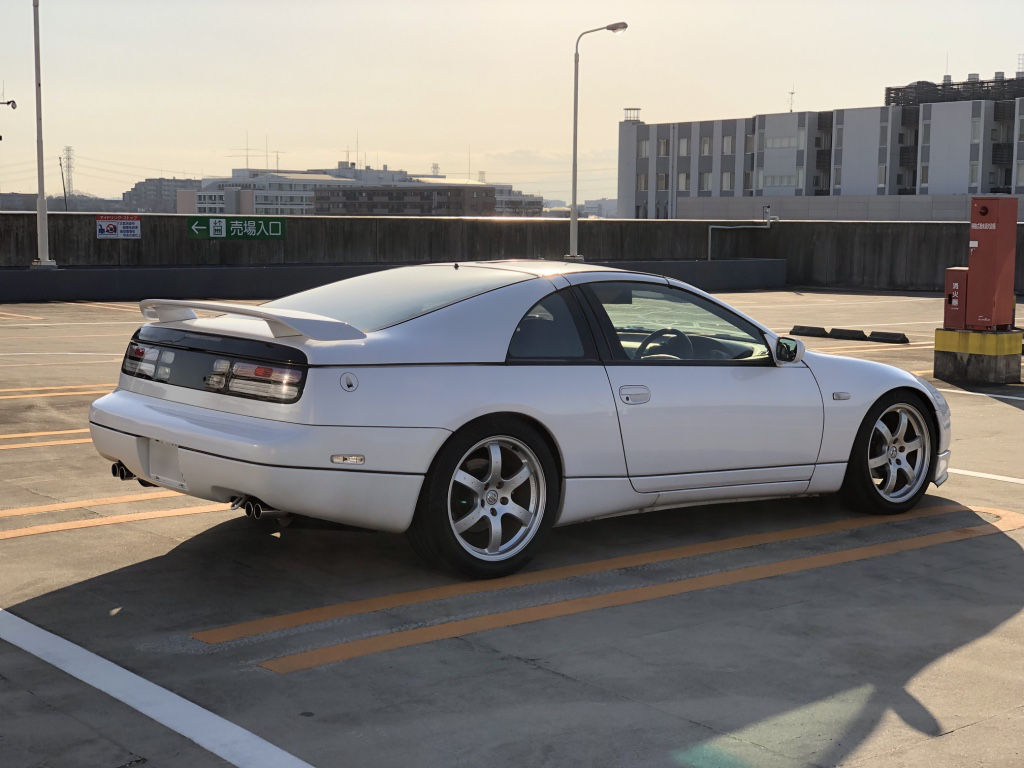 z32前期 純正外し リアスポイラー レッドパール