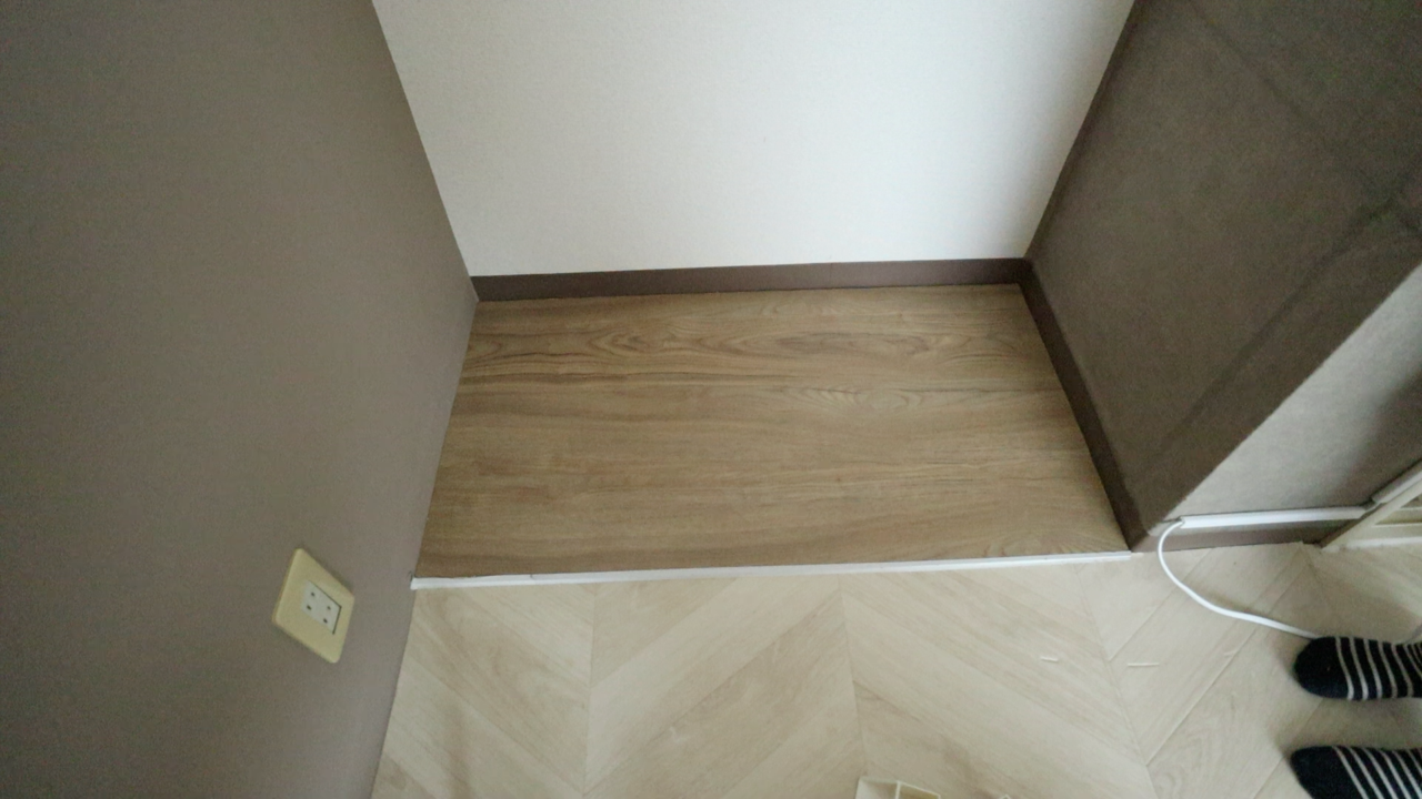 7原状回復 こども部屋 貼ってから1年3か月経った はがせるのり のりなし壁紙 をはがす えはみのdiyと暮らしブログ Powered By ライブドアブログ