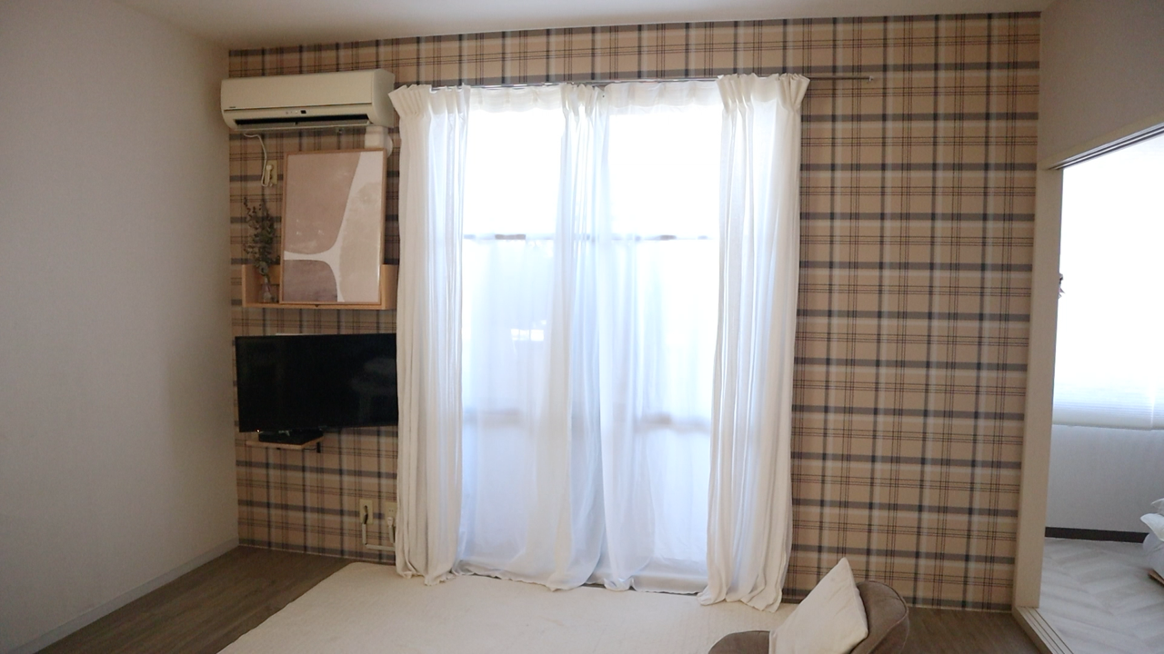 19 原状回復 リビング 2年前に貼った はがせるシール壁紙 をはがす えはみのdiyと暮らしブログ Powered By ライブドアブログ