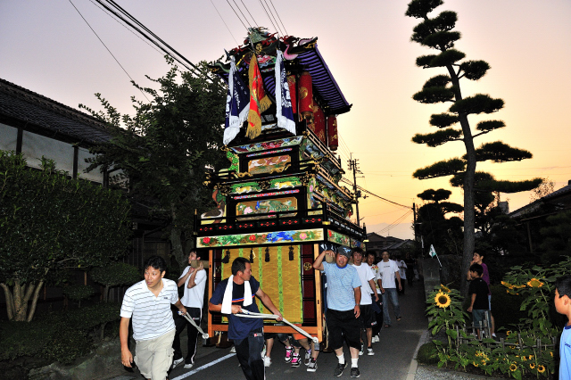 楢木屋台塗り直しお披露目 : 西条藩立写真館～西条祭りと歴史馬鹿の 